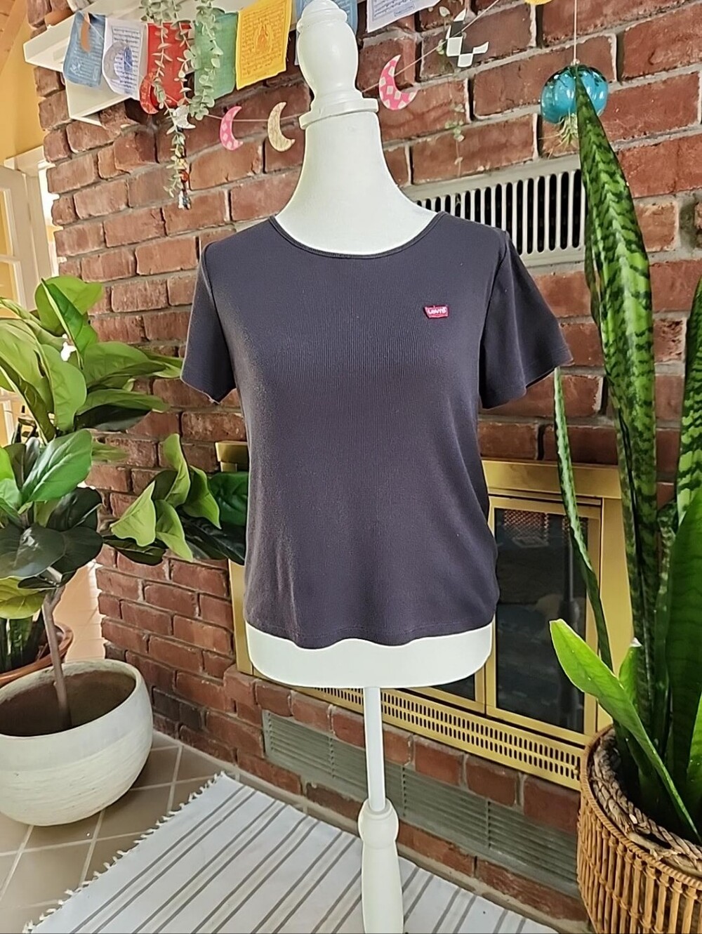 Levi’s Women’s Black Ribbed Baby Tee Red Tab Logo Size L